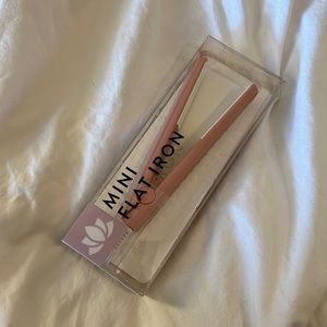 Mini flat iron